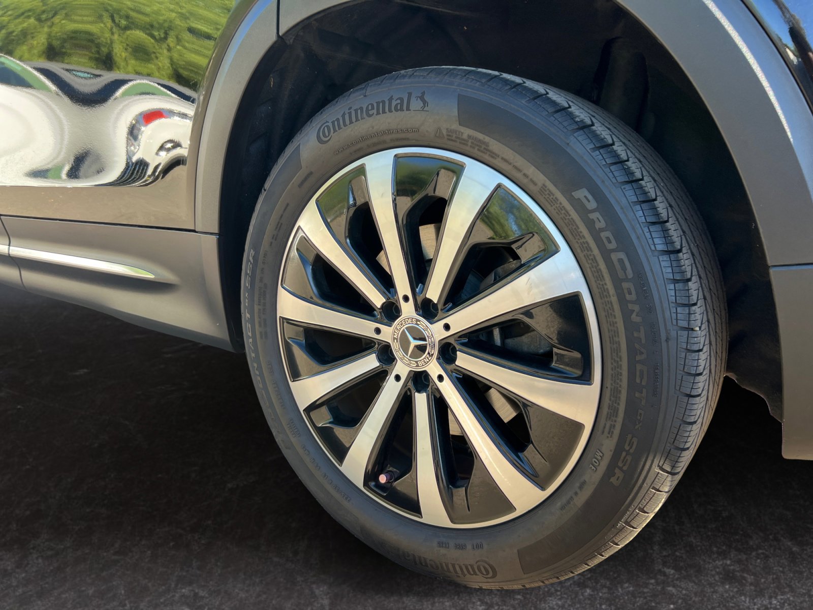 Used 2022 Mercedes-Benz GLB 250 w/ Premium Package Lite image 14