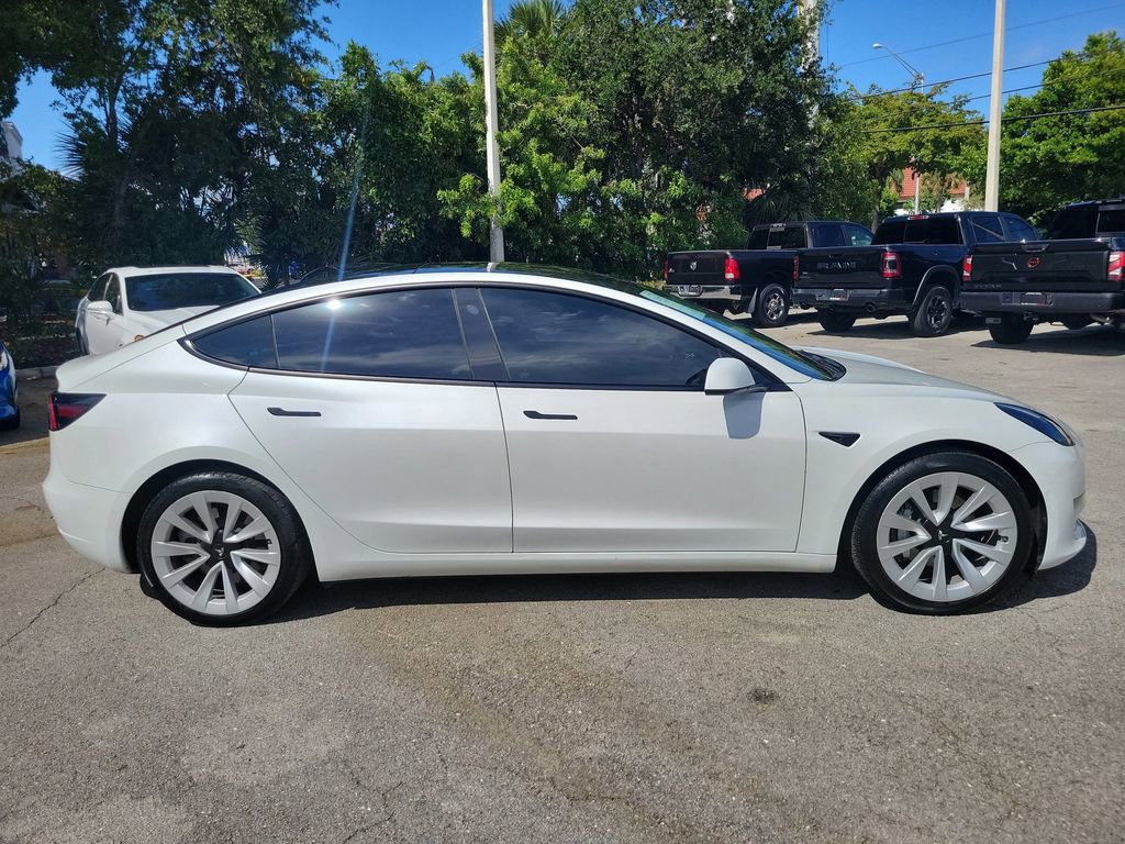 Used 2022 Tesla Model 3 Standard Range RWD image 7