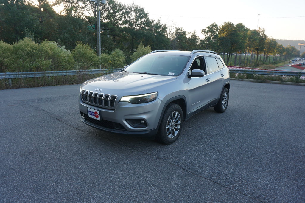 Used 2020 Jeep Cherokee Latitude Plus w/ Comfort/Convenience Group AWD/4WD image 24