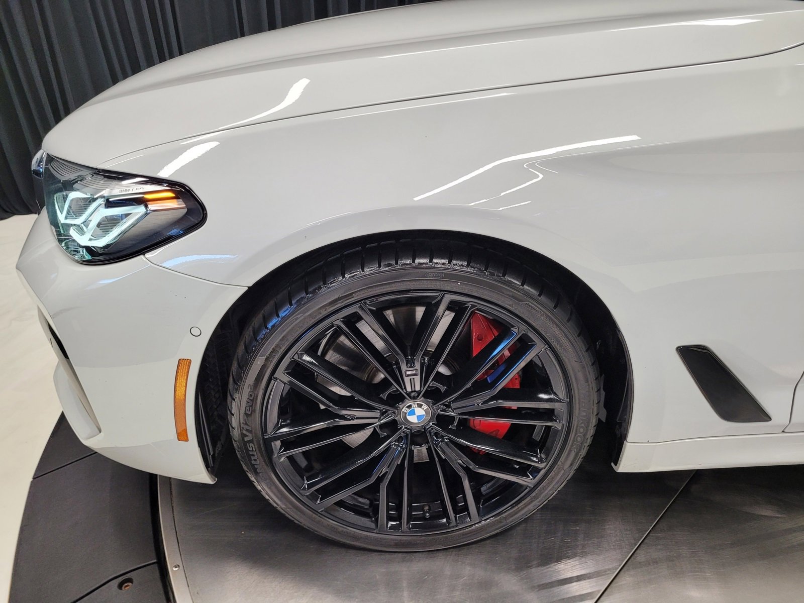 Used 2021 BMW 540i w/ M Sport Package image 39