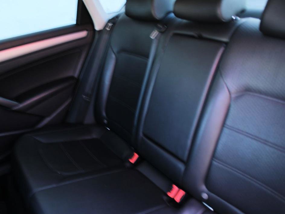 Used 2014 Volkswagen Passat 1.8T SE image 13