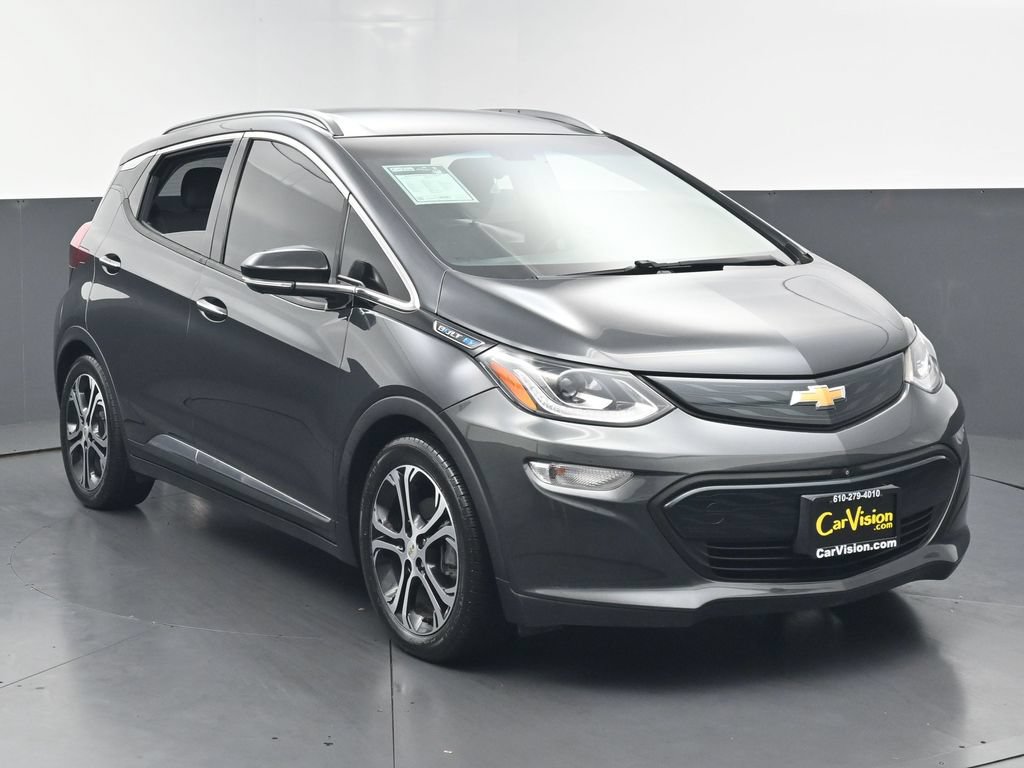 Used 2019 Chevrolet Bolt Premier w/ Infotainment Package FWD image 3