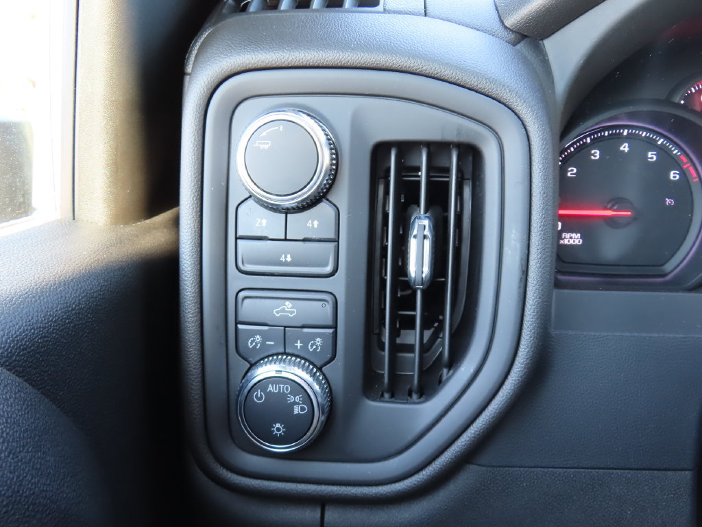 Used 2024 GMC Sierra 2500 Pro AWD/4WD image 9