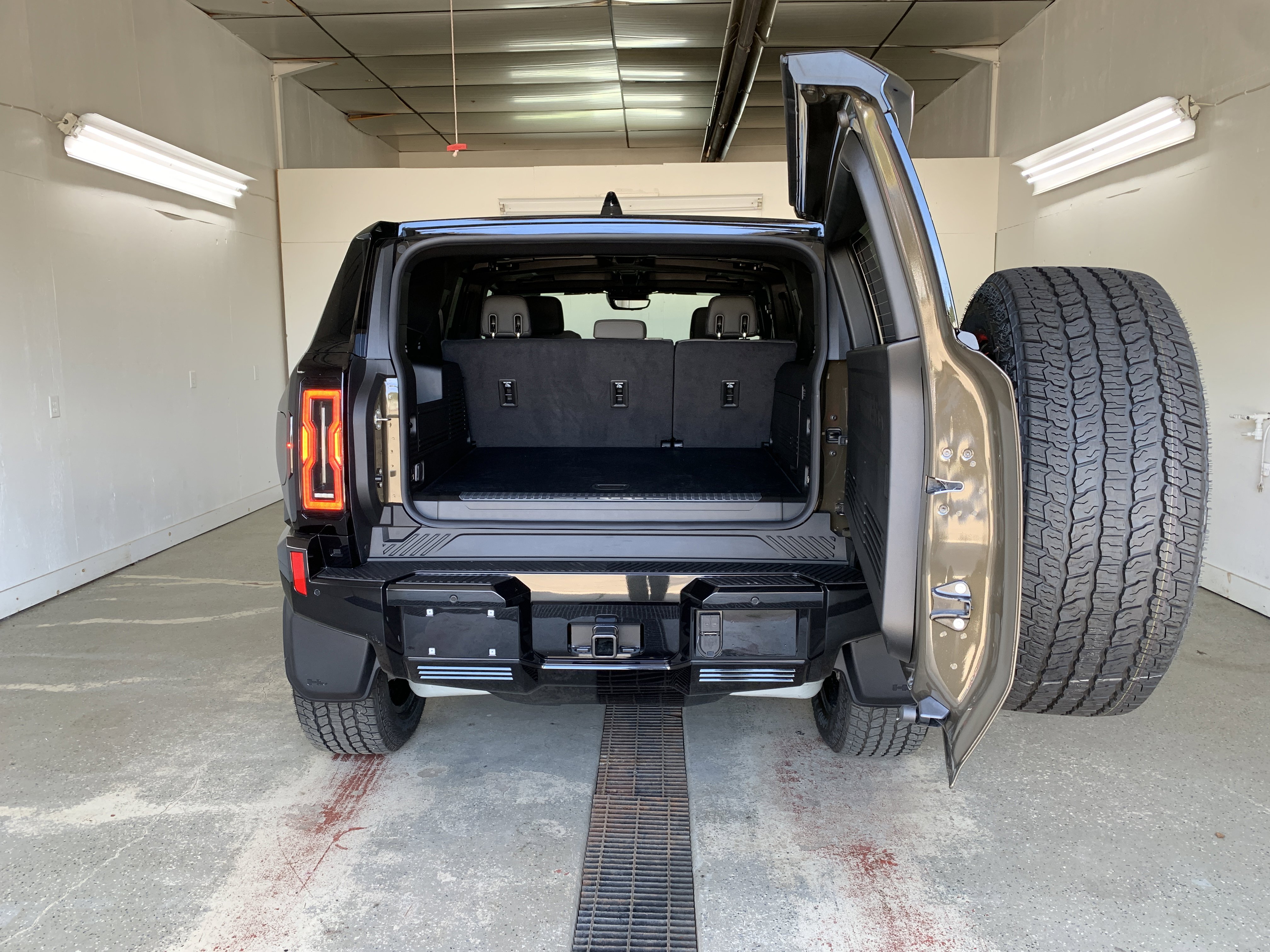 New 2025 GMC Hummer EV 2X image 48