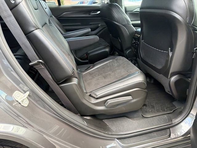 Used 2023 Jeep Grand Cherokee L Laredo RWD image 15