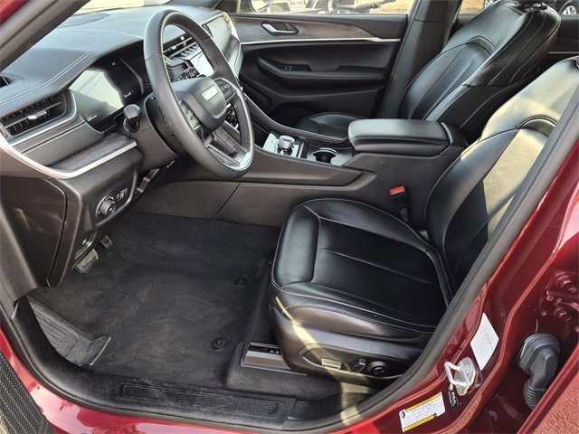 Used 2024 Jeep Grand Cherokee Limited image 20