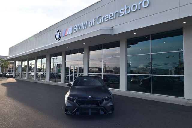 Used 2026 BMW M5 w/ Executive Package AWD/4WD image 3