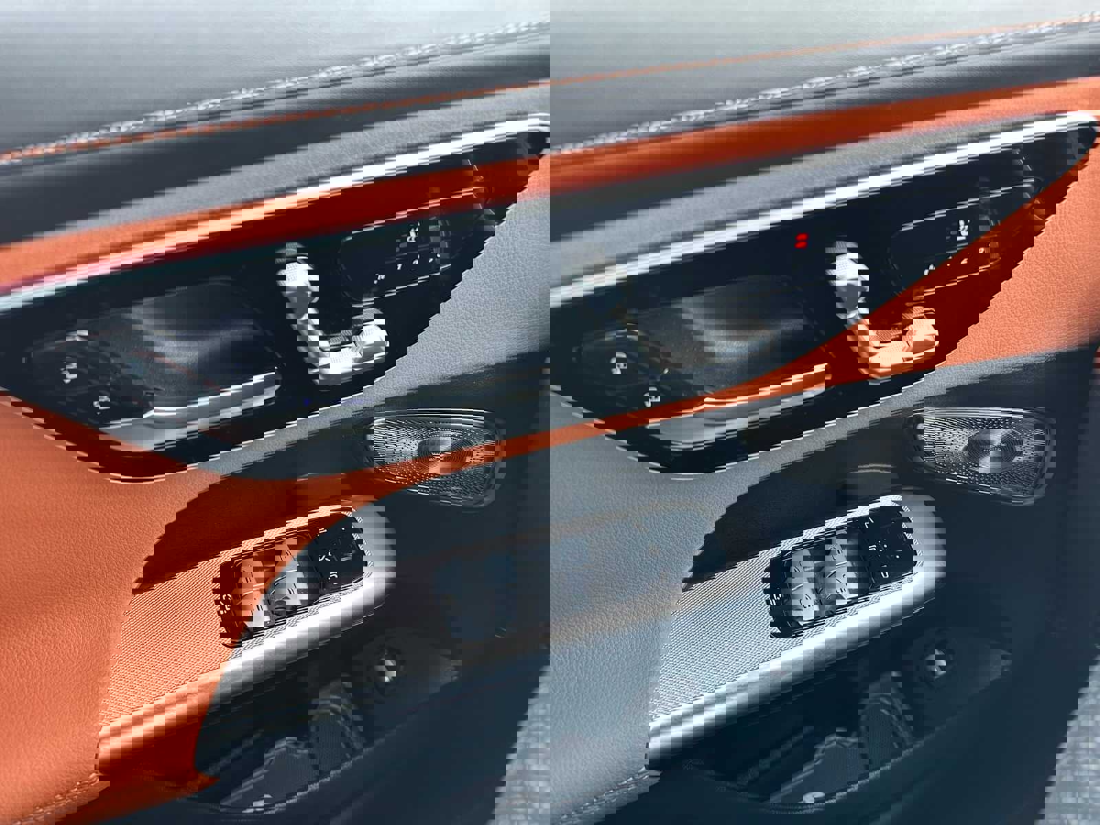 Used 2024 Mercedes-Benz GLC 300 4MATIC image 30