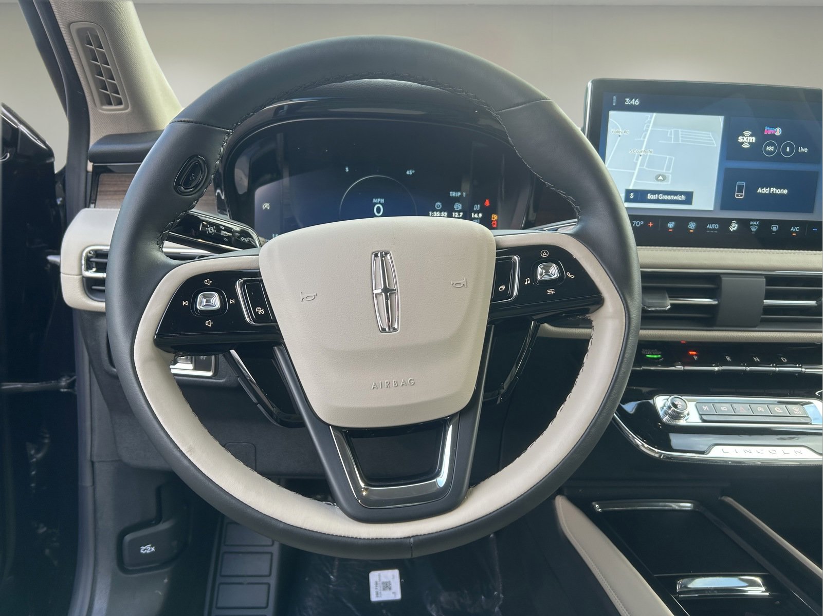 Used 2025 Lincoln Corsair Reserve image 12