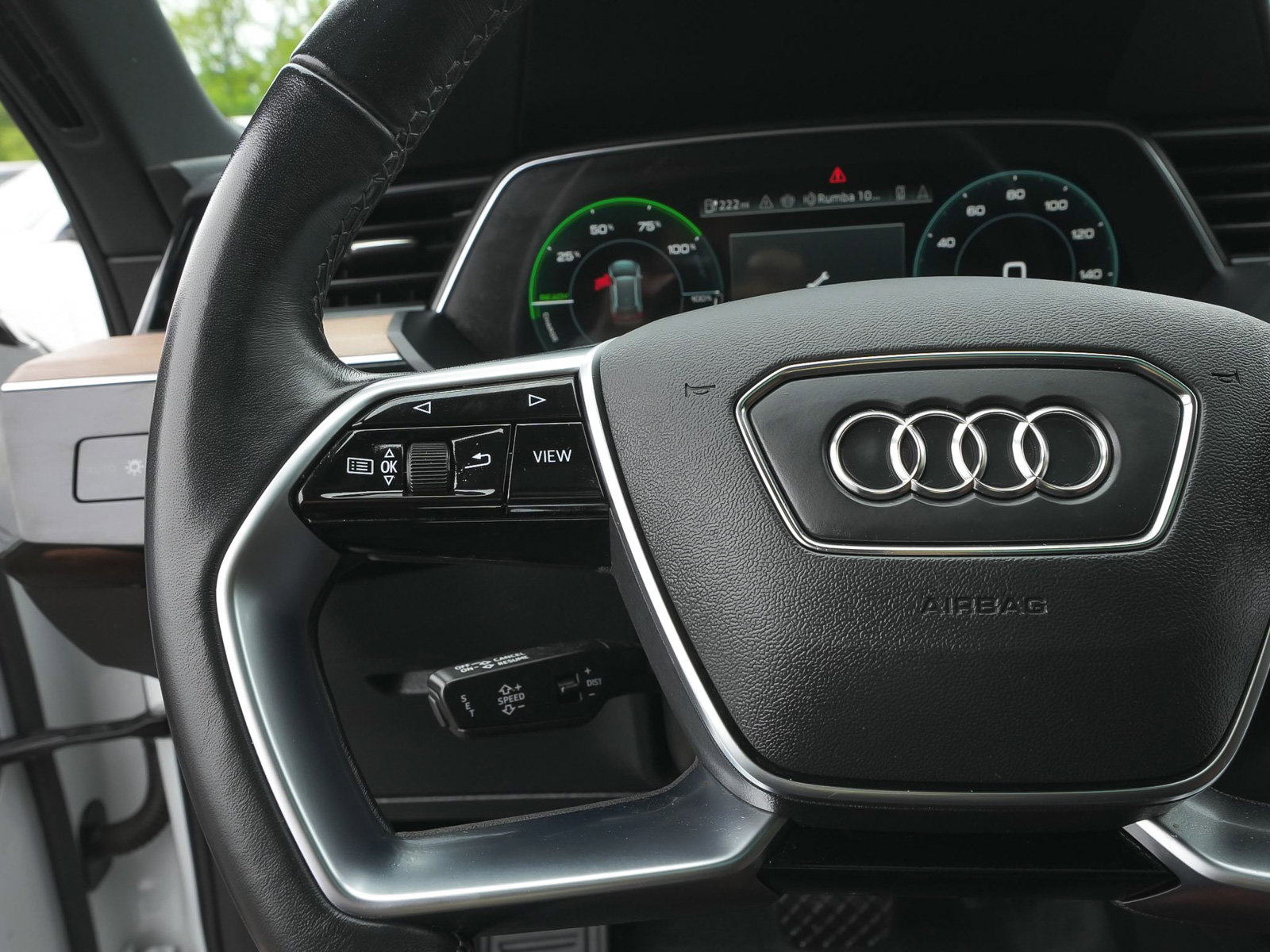 Used 2024 Audi Q8 e-tron Premium Plus AWD/4WD image 17