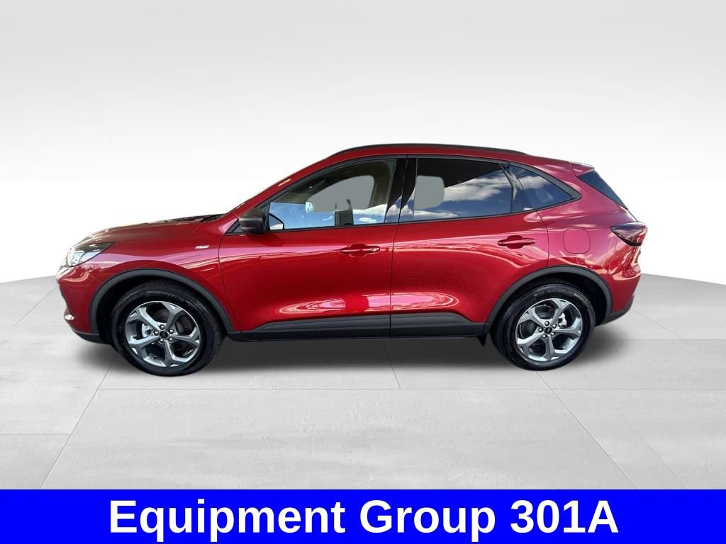Used 2025 Ford Escape ST-Line w/ Equipment Group 301A image 8