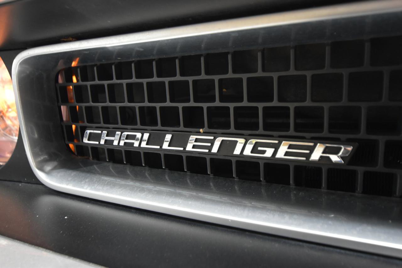 Used 2012 Dodge Challenger SRT8 image 4