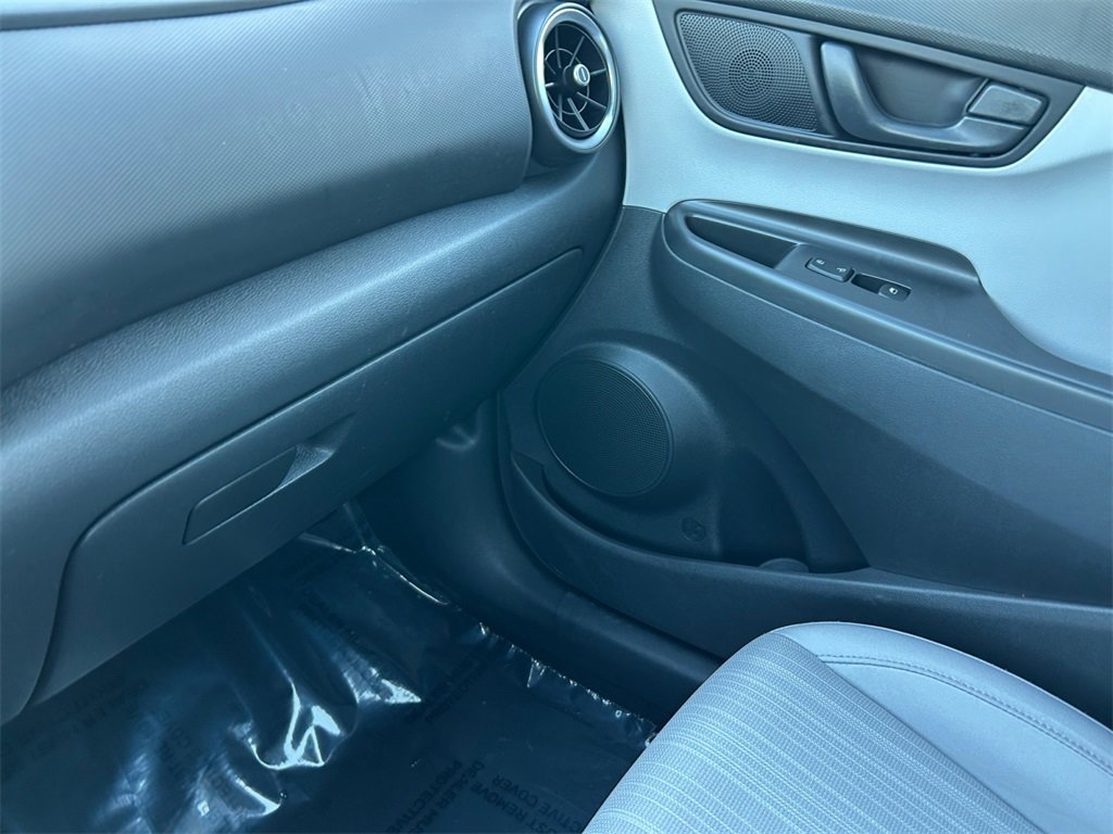 Used 2022 Hyundai Kona SEL image 29