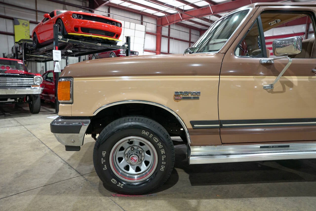 Used 1987 Ford Bronco AWD/4WD image 3