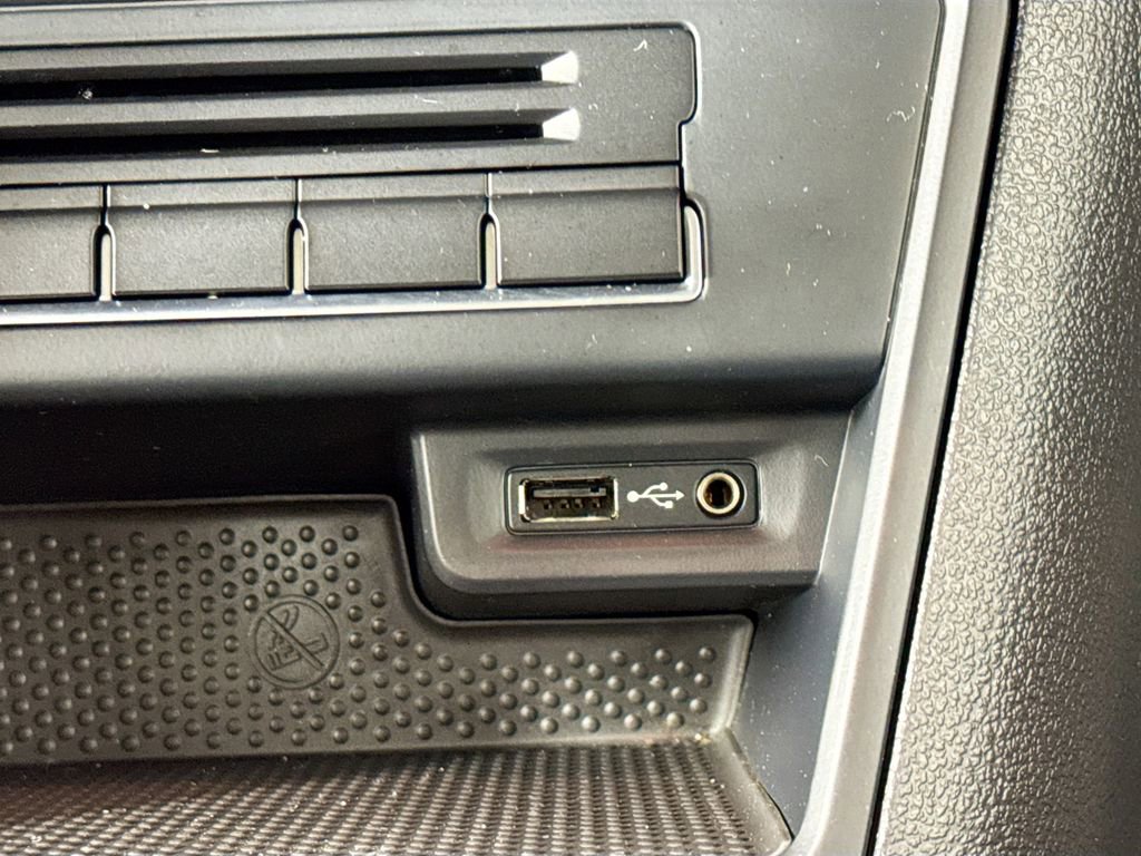 Used 2017 Volkswagen Tiguan Limited w/ Premium Package image 17