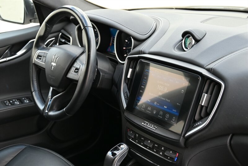 Used 2019 Maserati Ghibli S Q4 AWD/4WD image 19