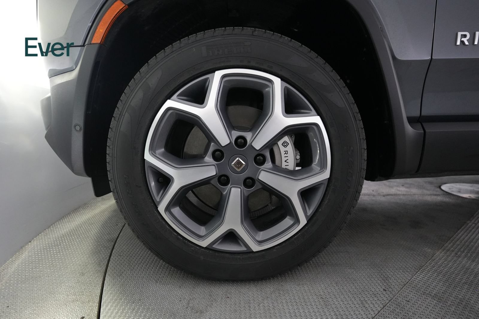 Used 2024 Rivian R1T Adventure Dual AWD/4WD image 19