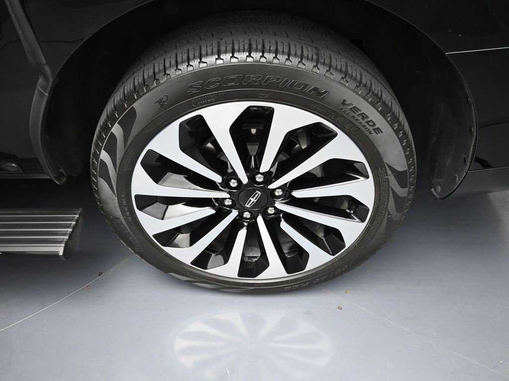 Used 2023 Lincoln Navigator L Reserve image 21