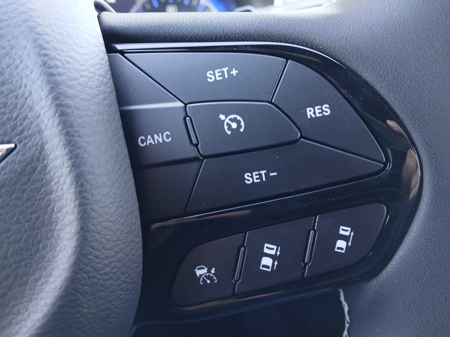 New 2026 Chrysler Pacifica Select w/ S Appearance Package image 29