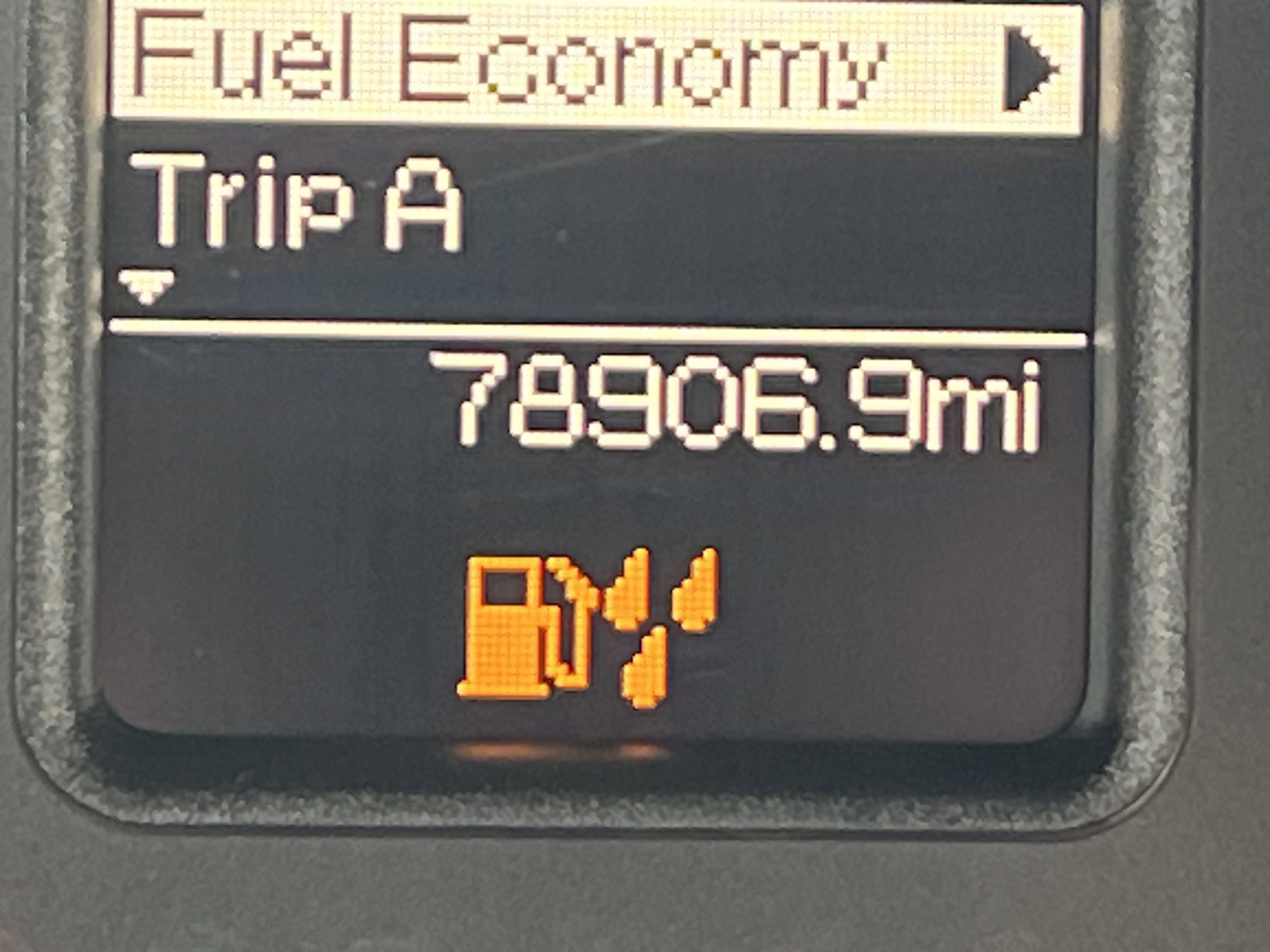 Used 2018 RAM 2500 SLT image 22