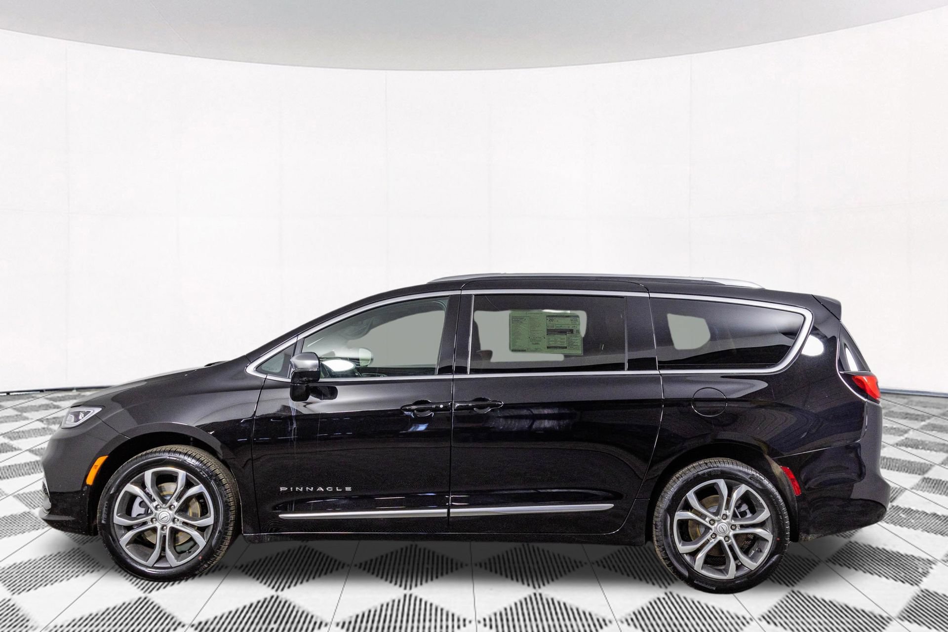 New 2026 Chrysler Pacifica Pinnacle w/ Trailer Tow Group AWD/4WD image 22