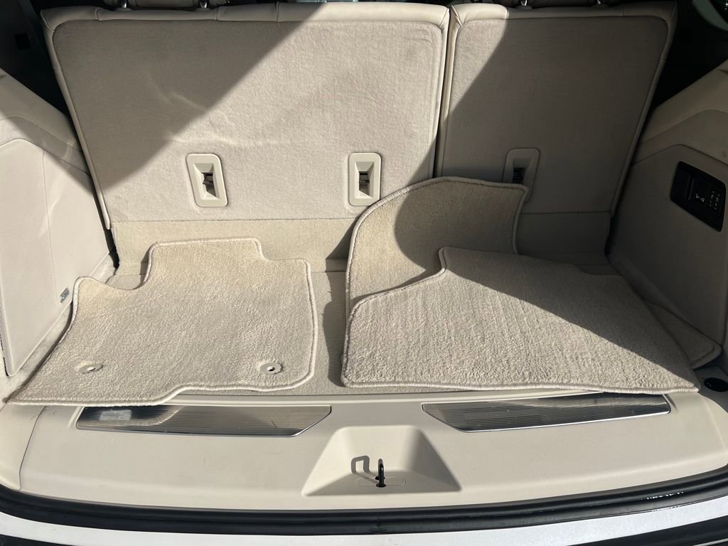 Used 2022 Cadillac Escalade Premium Luxury Platinum image 21