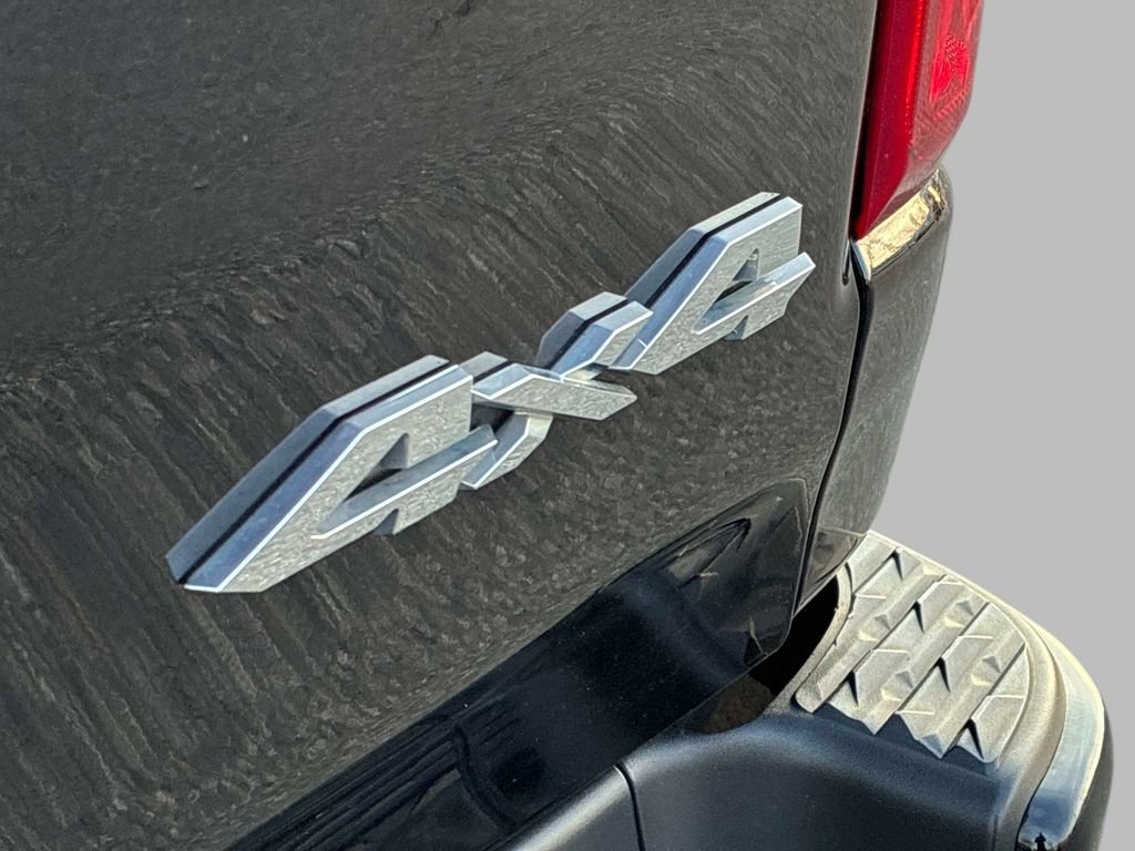 Used 2022 RAM 1500 Laramie w/ Sport Appearance Package image 12