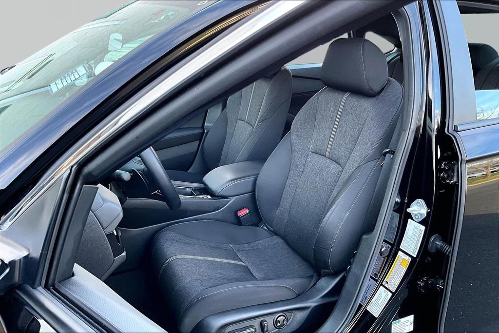 Used 2025 Honda Accord Sport image 17