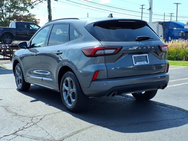 Used 2024 Ford Escape ST-Line w/ Tech Pack #1 AWD/4WD image 5