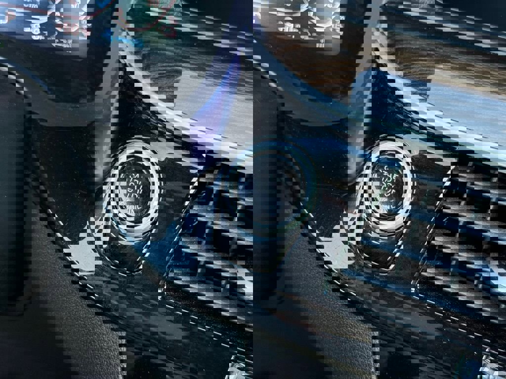 Used 2023 BMW 530e image 32