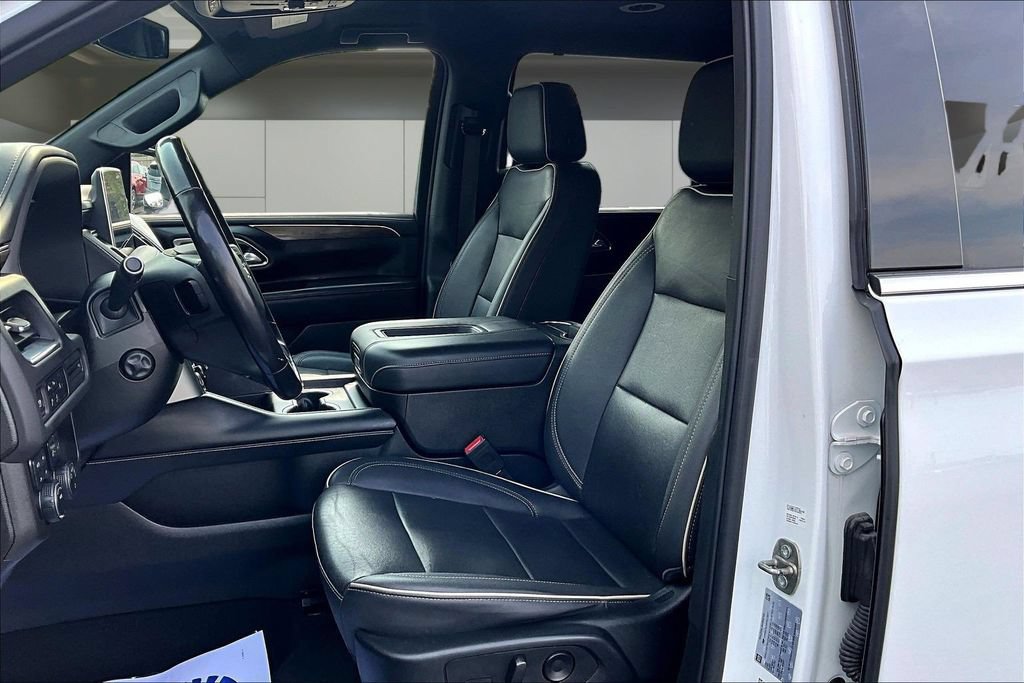 Used 2023 Chevrolet Suburban Premier AWD/4WD image 20