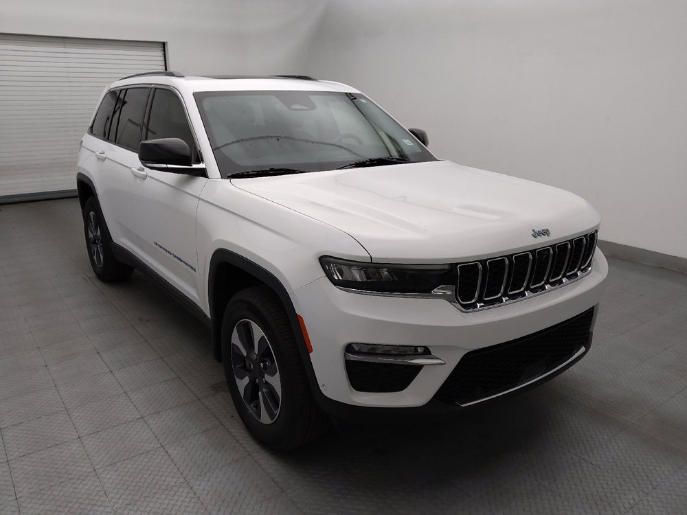 Used 2022 Jeep Grand Cherokee Limited 4xe w/ Luxury Tech Group II AWD/4WD image 13