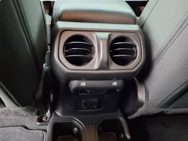 Used 2020 Jeep Wrangler Unlimited Sahara AWD/4WD image 9