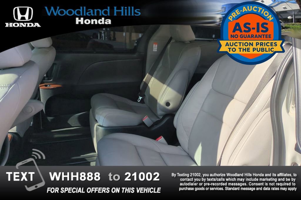 Used 2015 Toyota Sienna Limited image 22