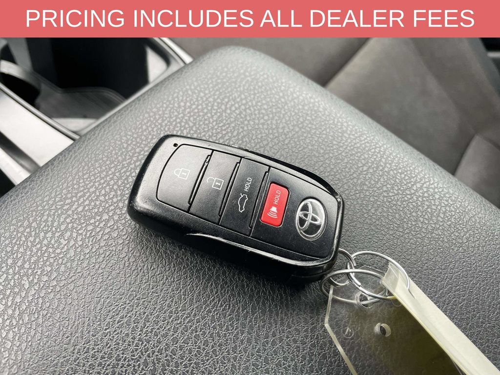 Used 2025 Toyota Camry LE FWD image 31