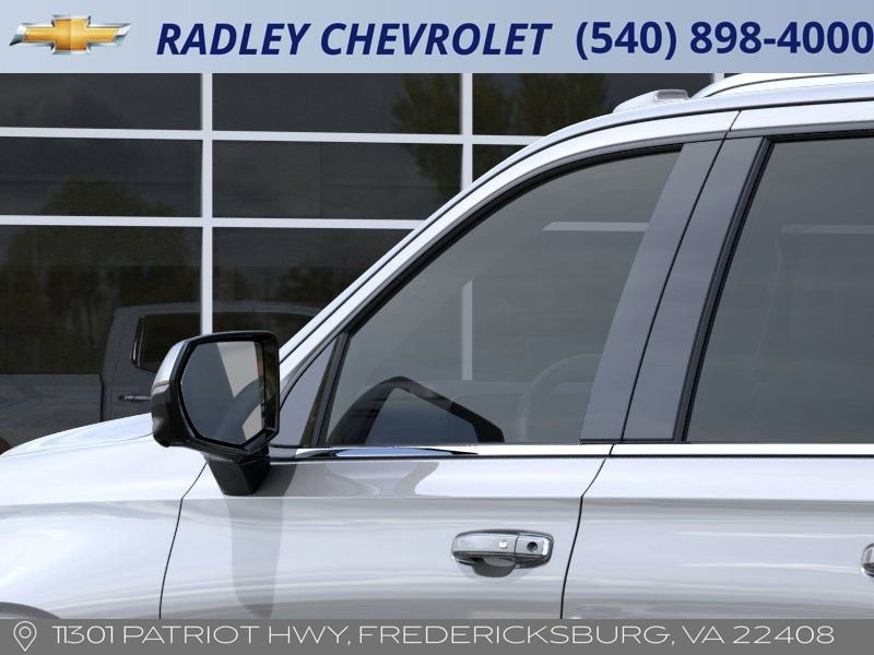 New 2025 Chevrolet Suburban Premier image 12