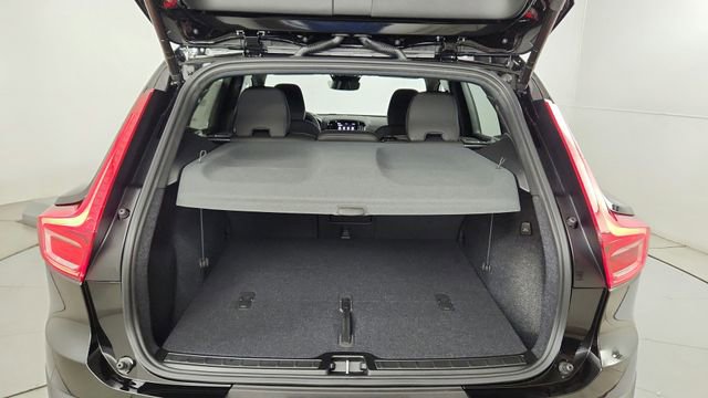 New 2026 Volvo XC40 B5 Ultra w/ Climate Package AWD/4WD image 40