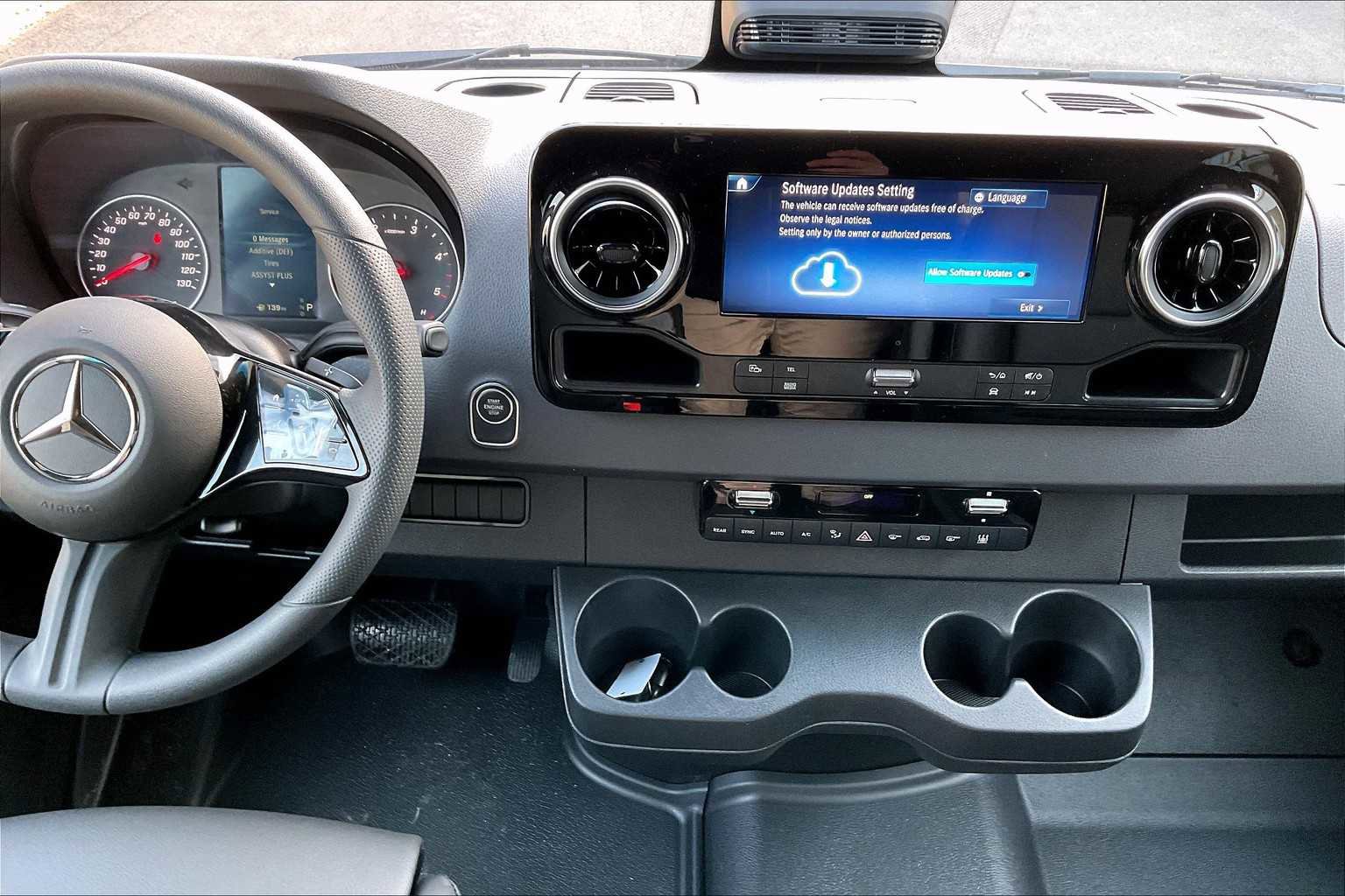 New 2025 Mercedes-Benz Sprinter 2500 image 9