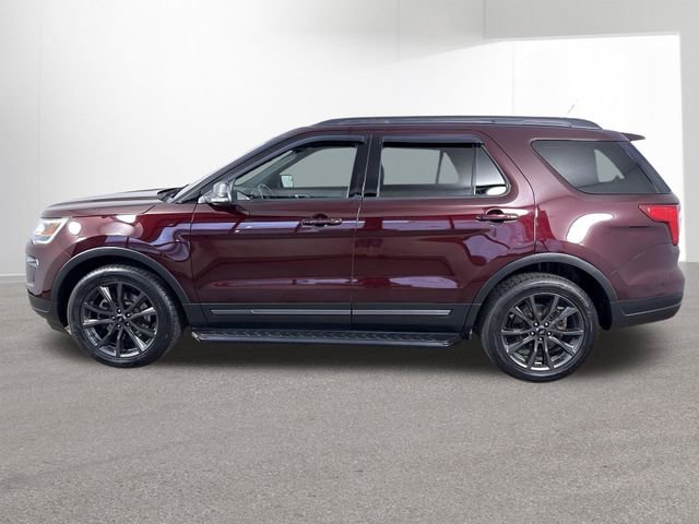 Used 2018 Ford Explorer XLT w/ Equipment Group 202A AWD/4WD image 29