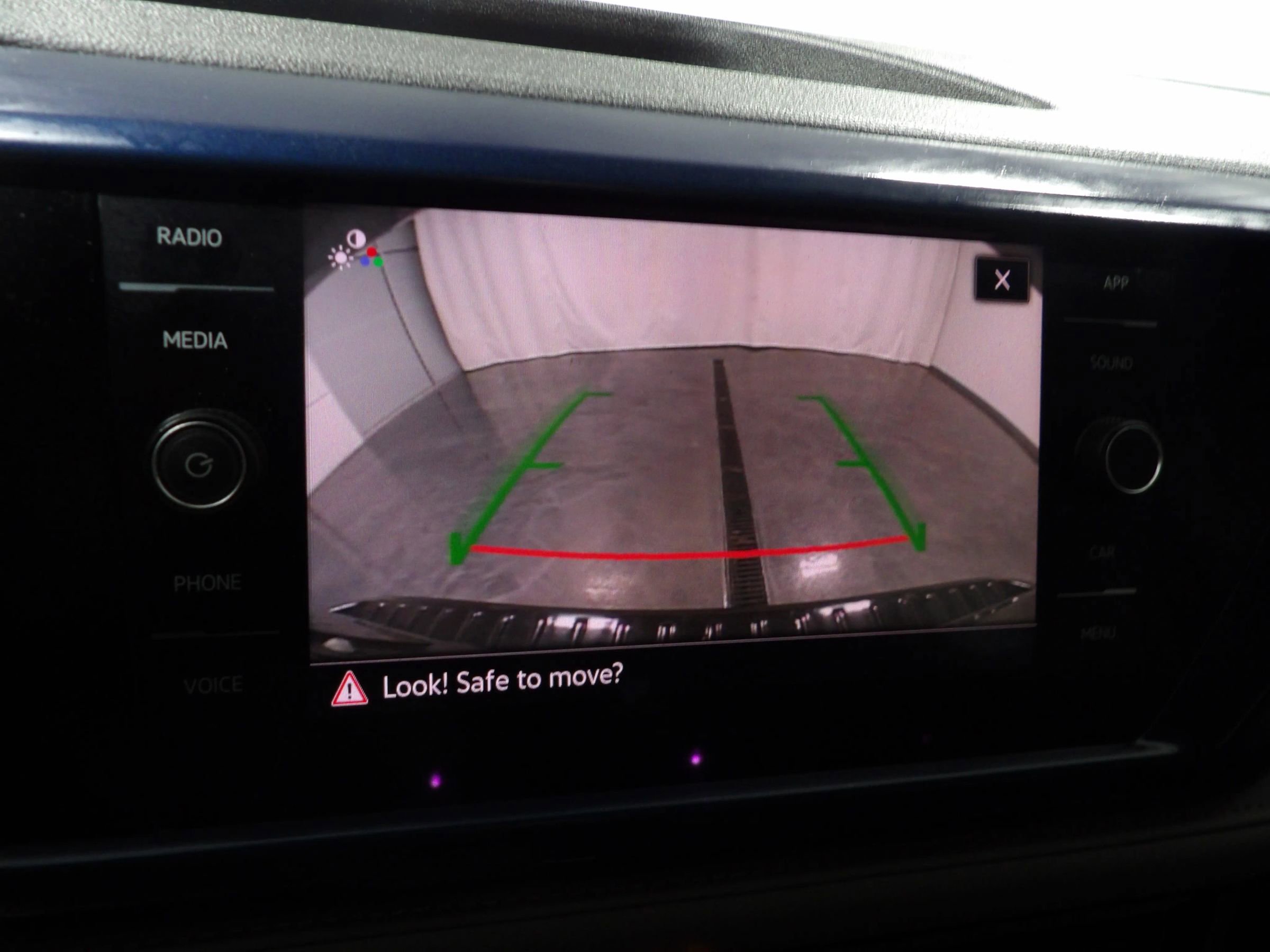 Used 2024 Volkswagen Taos SE w/ Panoramic Sunroof Package AWD/4WD image 20