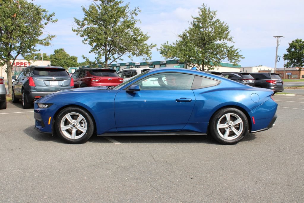 Used 2024 Ford Mustang Coupe RWD image 4