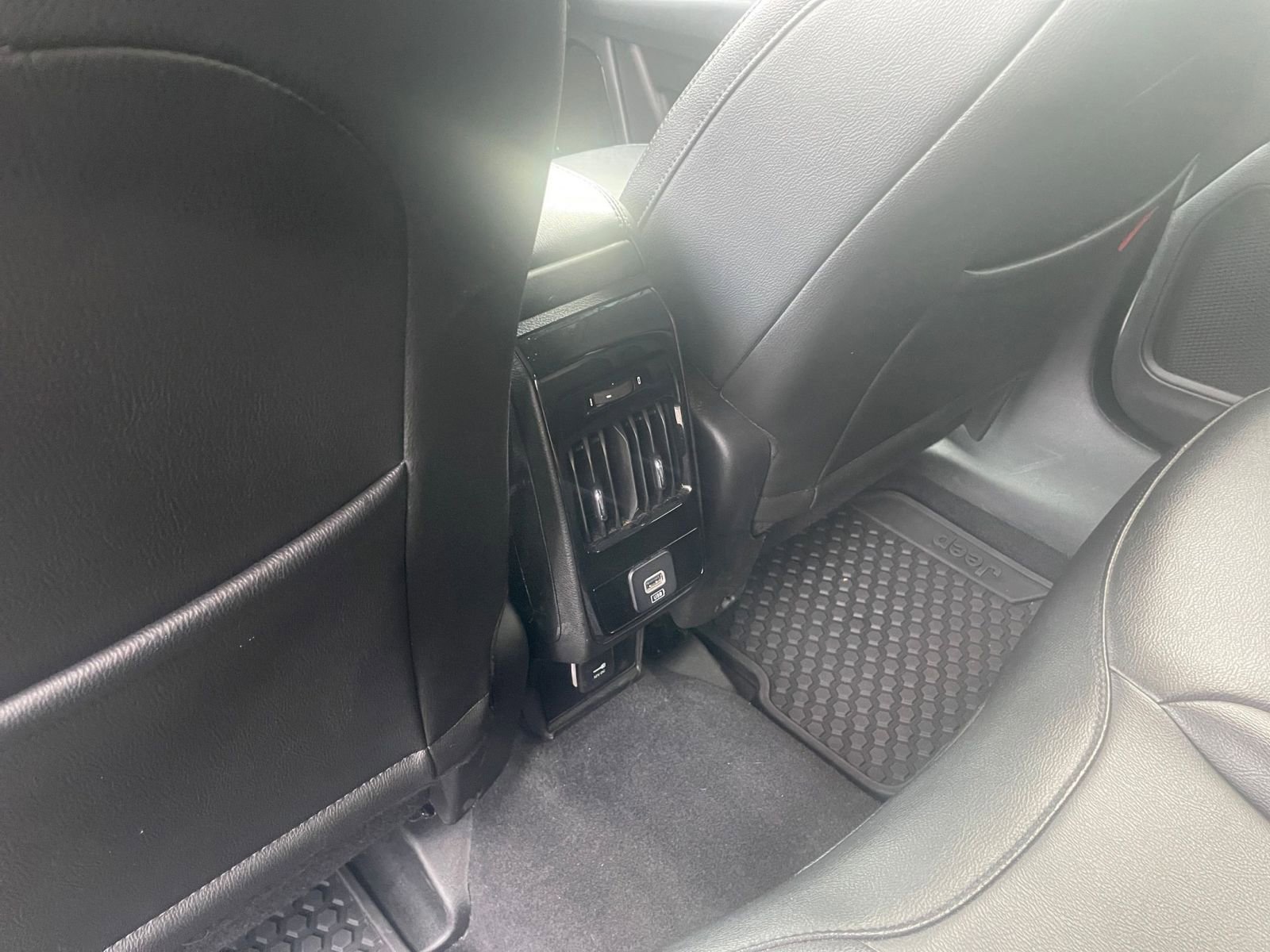 Used 2025 Jeep Compass Trailhawk image 24