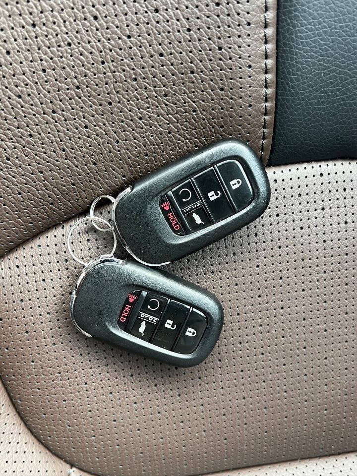 Used 2025 Honda Pilot Elite image 22