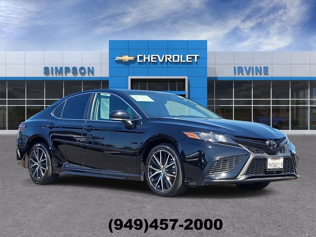 Used 2023 Toyota Camry SE FWD image 1