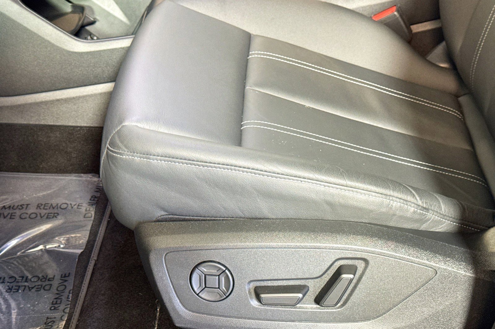 Used 2024 Audi Q4 e-tron Premium Plus image 16