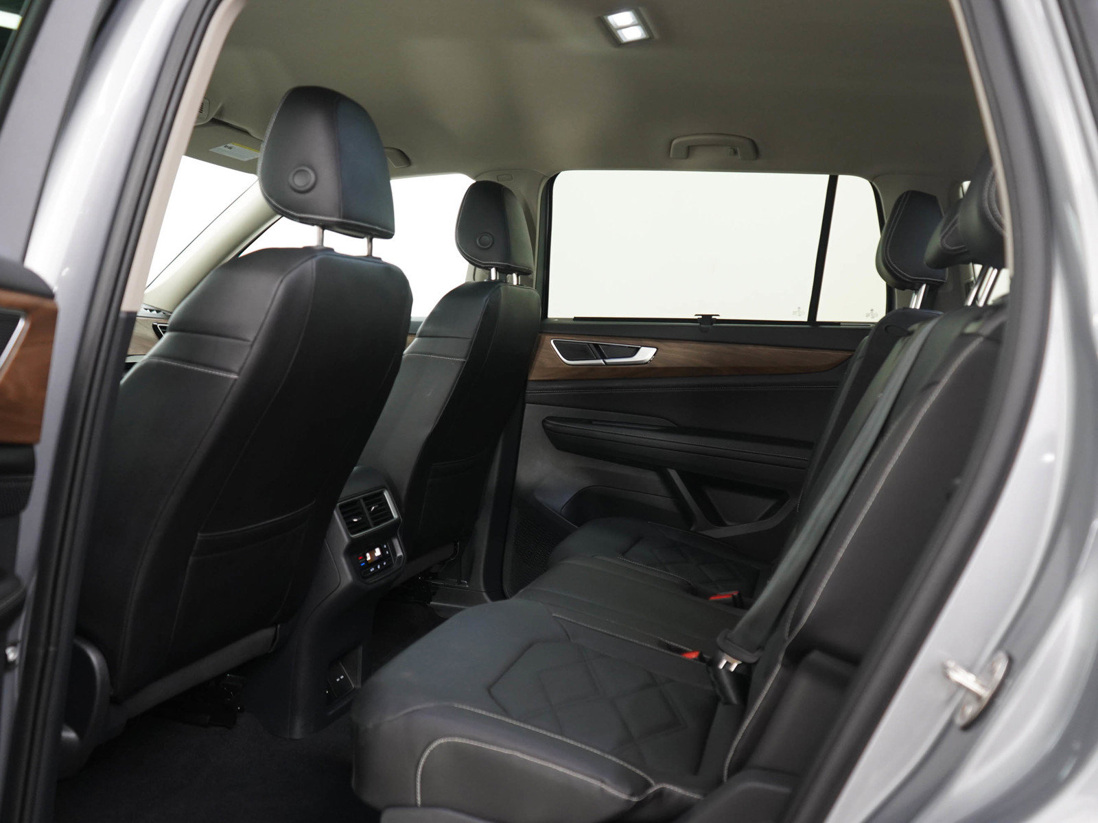 Used 2026 Volkswagen Atlas SE AWD/4WD image 19