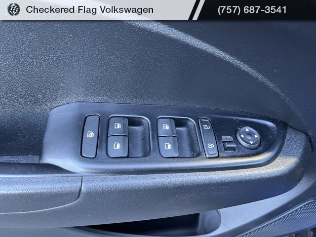 Used 2021 Hyundai Venue SE image 14