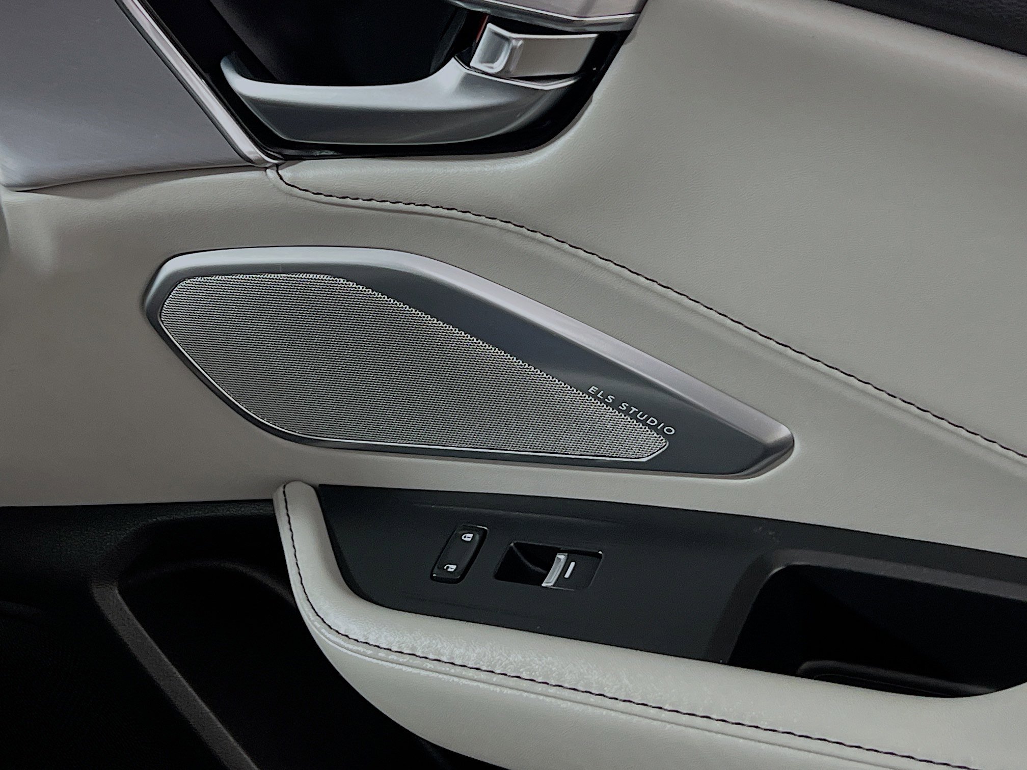 Used 2023 Acura RDX w/ Technology Package image 32