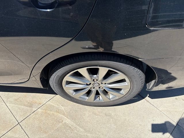 Used 2016 Toyota Camry XLE FWD image 11
