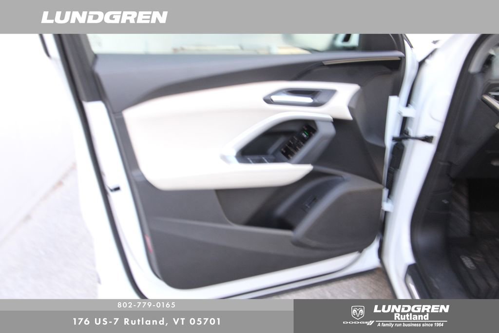 Certified 2025 Audi Q5 Premium w/ Convenience Package AWD/4WD image 9